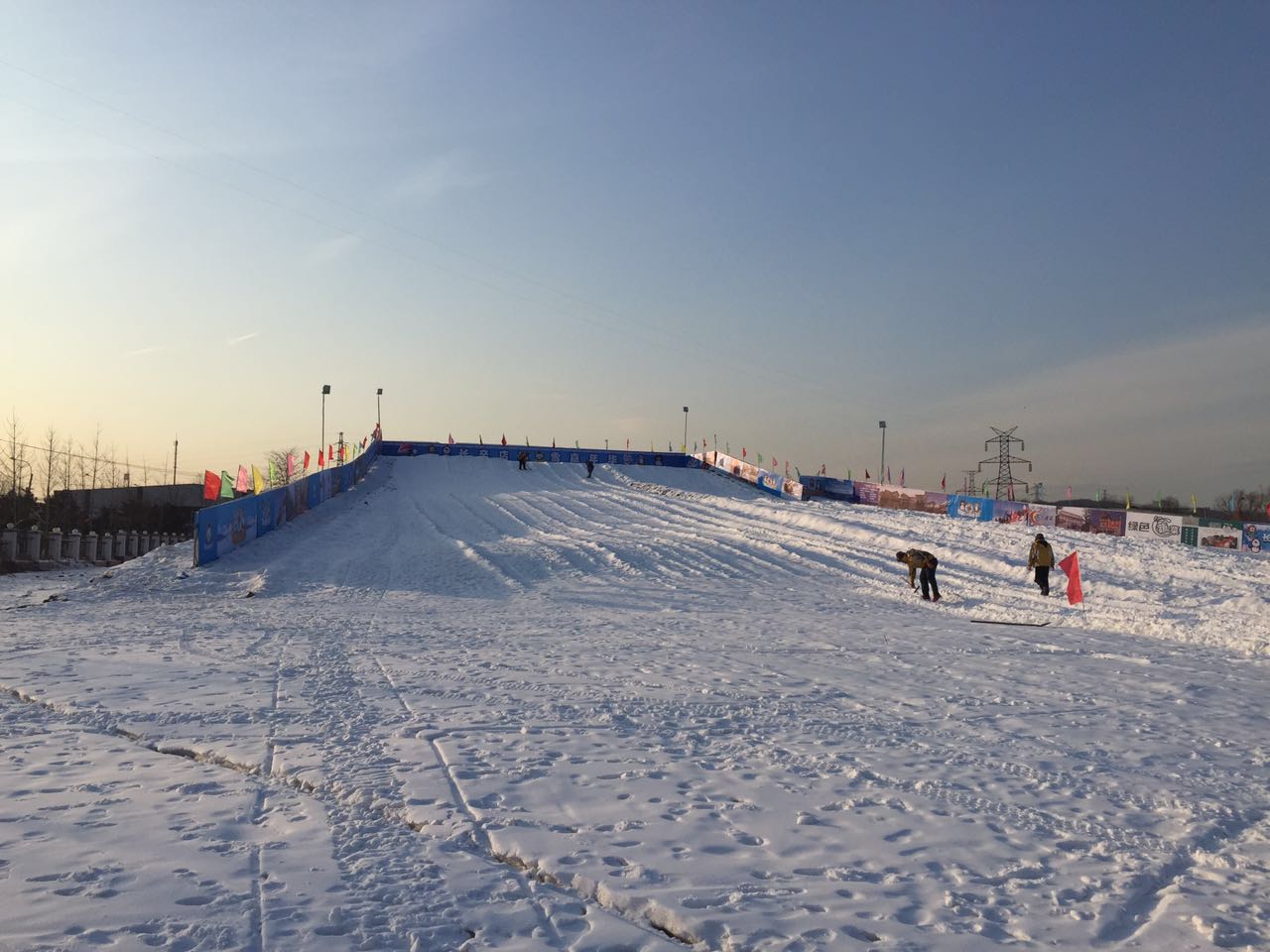 北京朝陽店冰雪樂園成功開幕，河北迪特加油助威