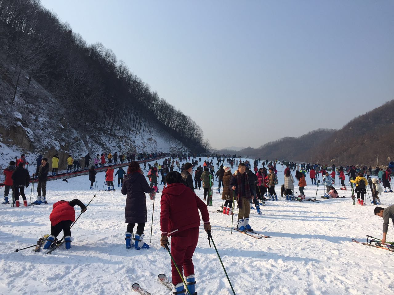 河南平頂山大峽谷滑雪場游樂場成功開幕，河北迪特加油助威