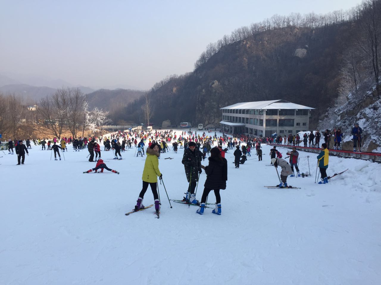 河南平頂山大峽谷滑雪場游樂場成功開幕，河北迪特加油助威